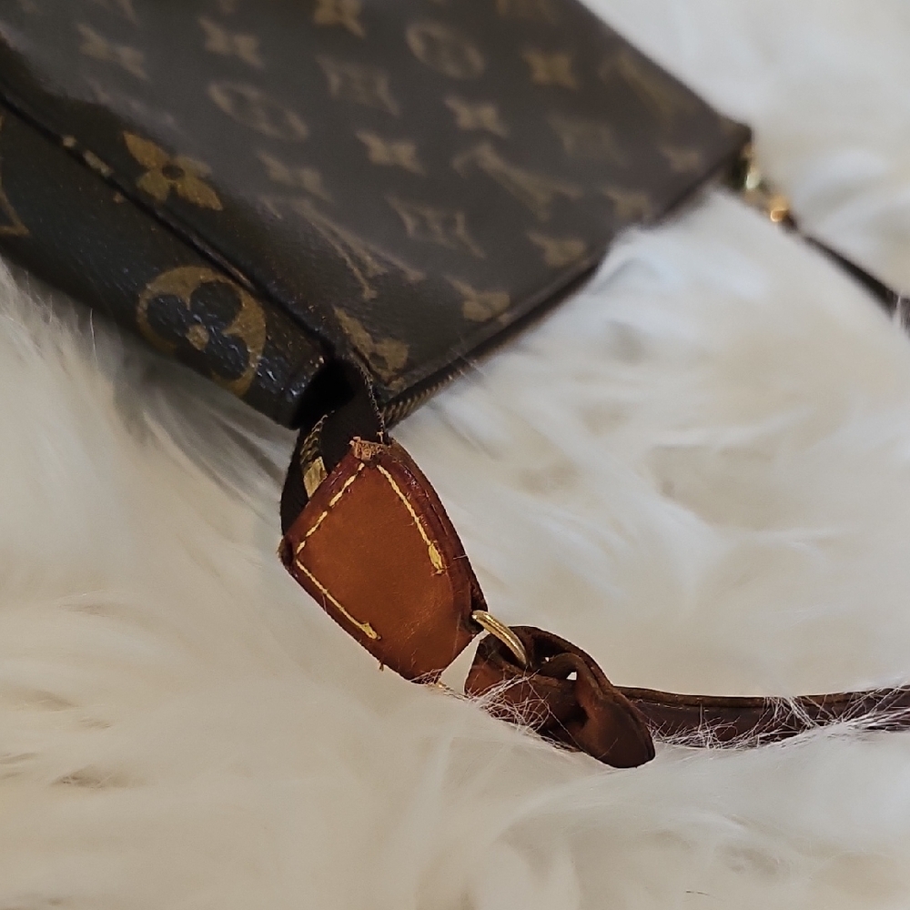 Louis Vuitton Pochette - Picture 5 of 13